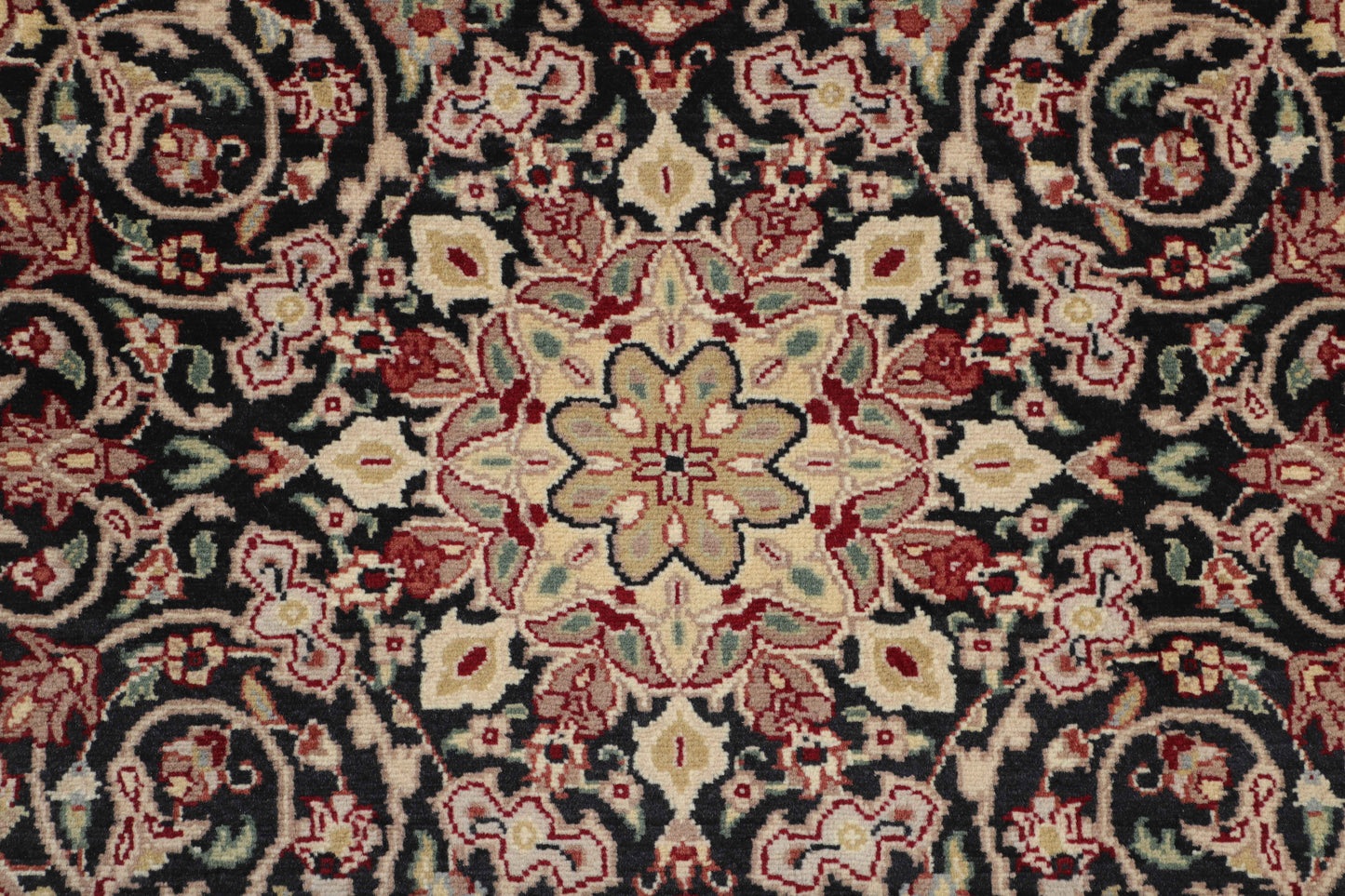 TRADITIONAL RUGS ( 3 X 5 FT ) -D40618