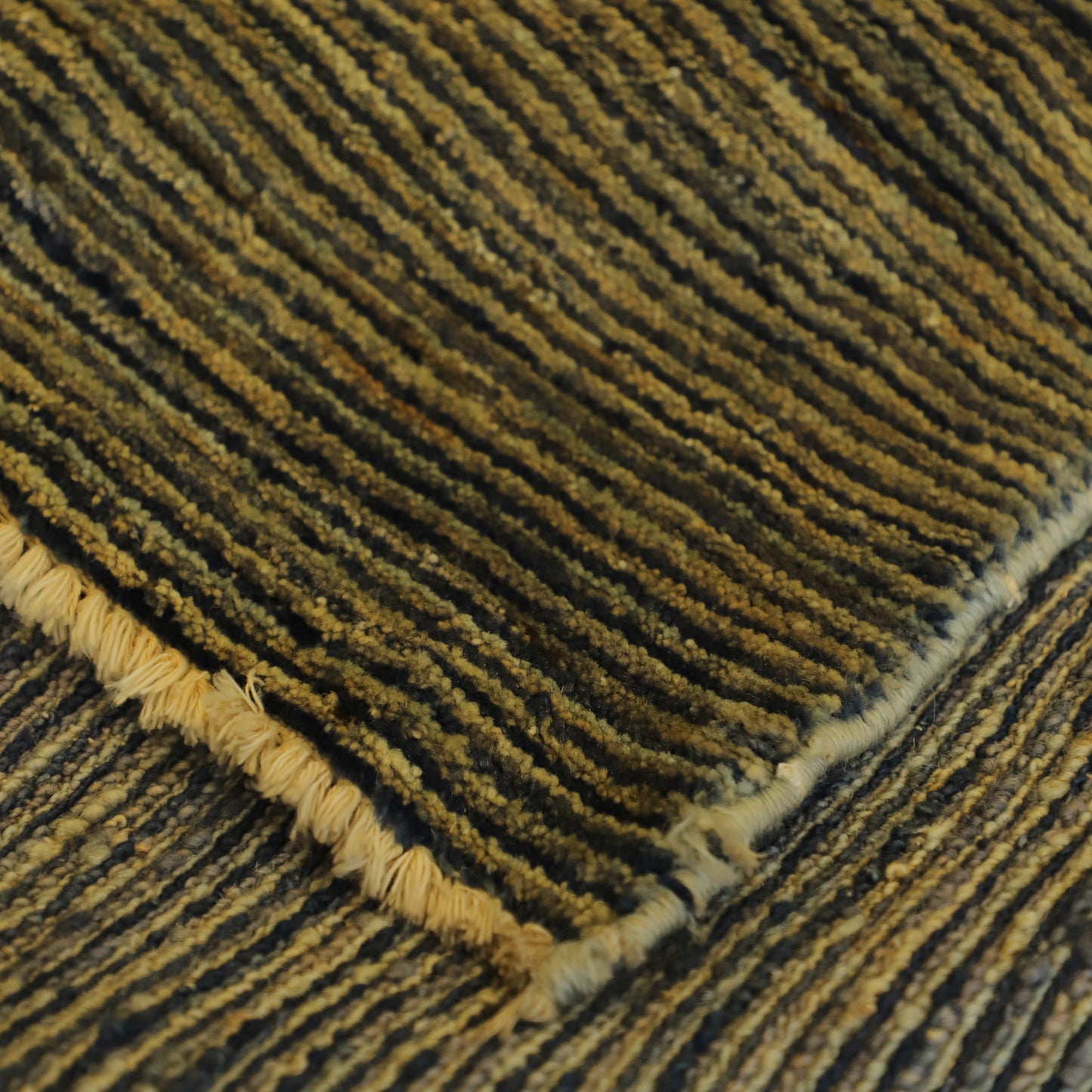 MODERN RUGS ( 4 X 10 FT ) -D37053