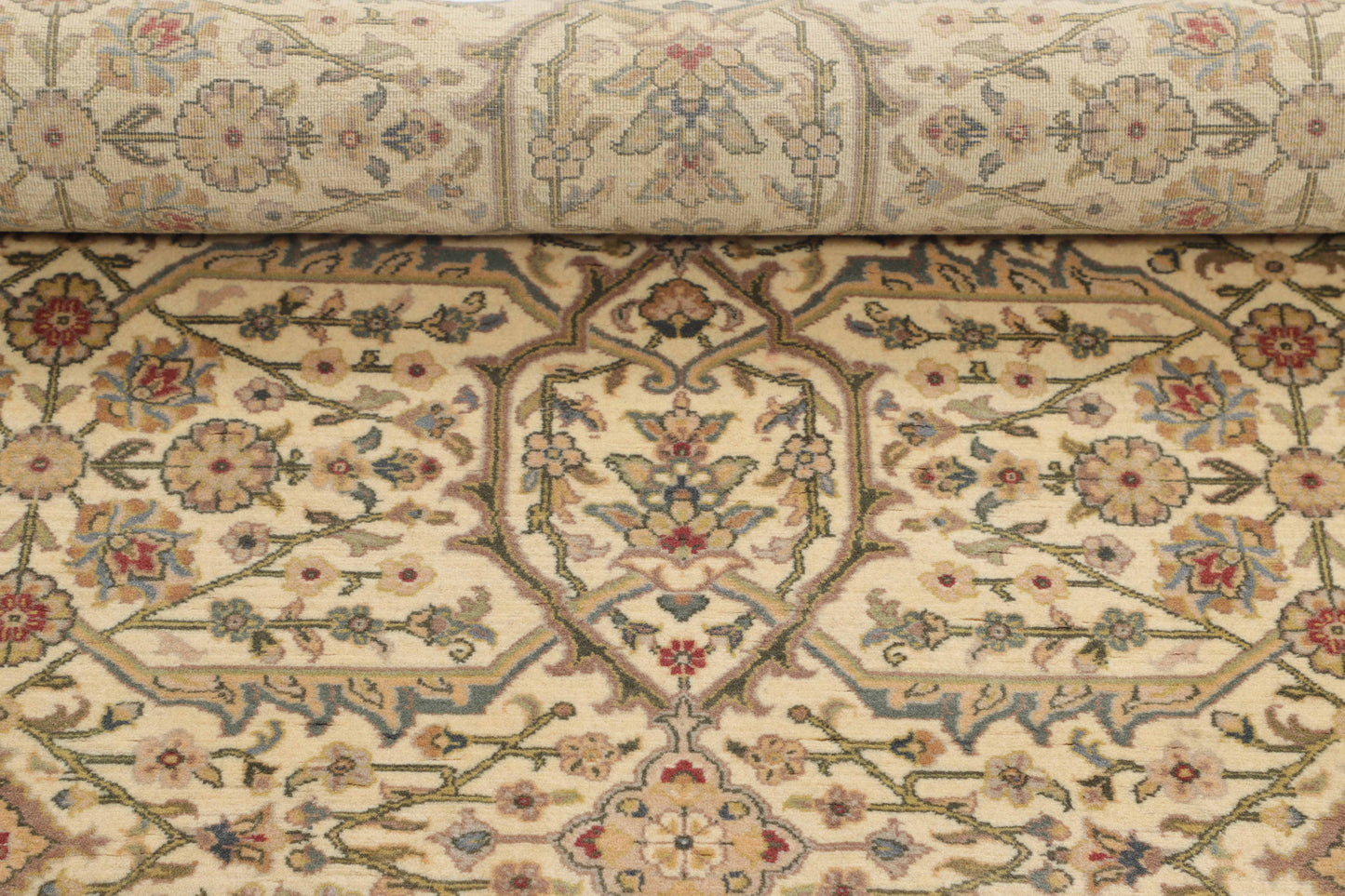 TRADITIONAL RUGS ( 5 X 7 FT ) -D40501