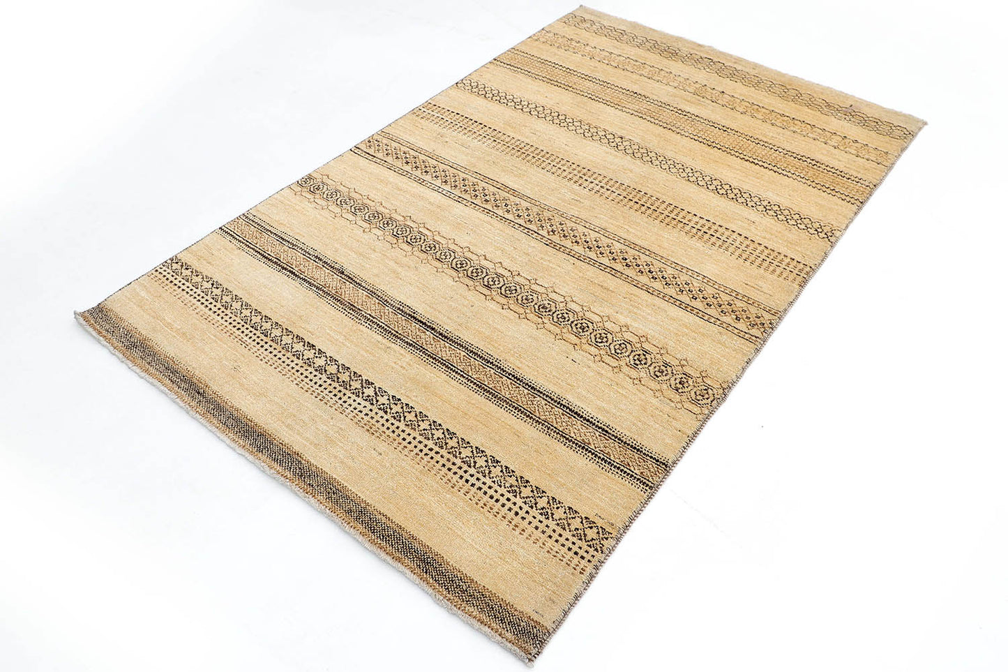 Hand-Knotted Oushak Carpet 4'.7" X 6'.6" Traditional, Ivory Fine Wool Area Rug 4x6