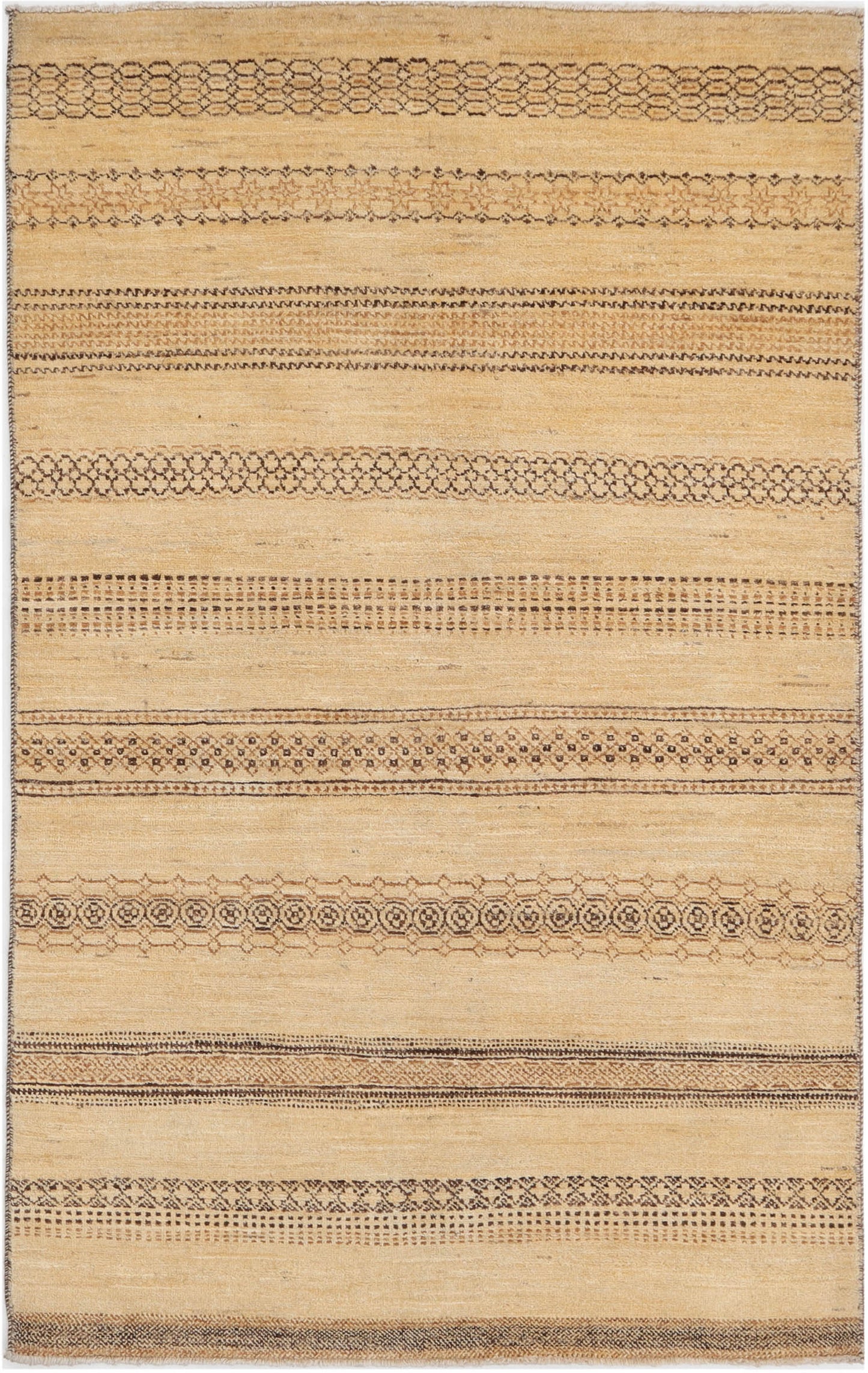 Hand-Knotted Oushak Carpet 4'.7" X 6'.6" Traditional, Ivory Fine Wool Area Rug 4x6