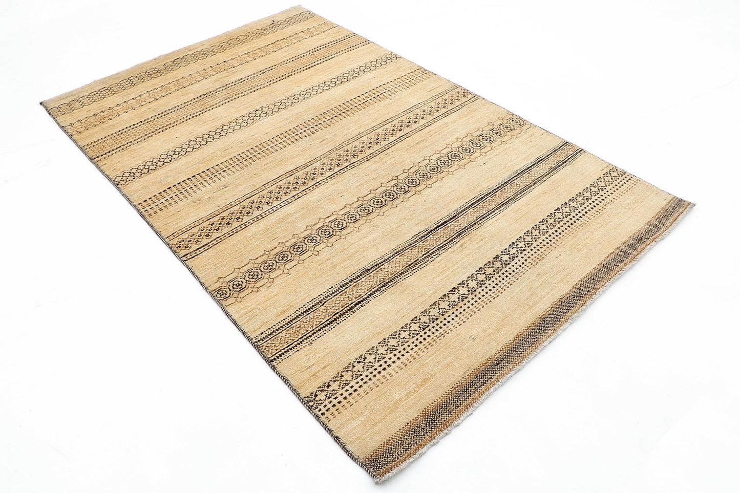 Hand-Knotted Oushak Carpet 4'.7" X 6'.6" Traditional, Ivory Fine Wool Area Rug 4x6
