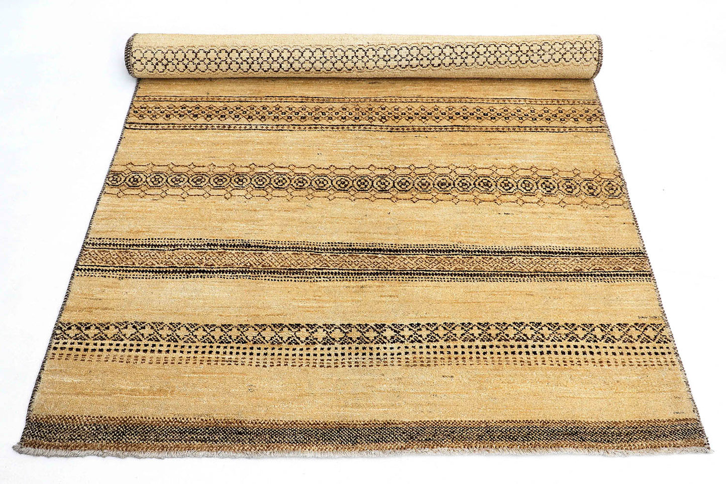Hand-Knotted Oushak Carpet 4'.7" X 6'.6" Traditional, Ivory Fine Wool Area Rug 4x6