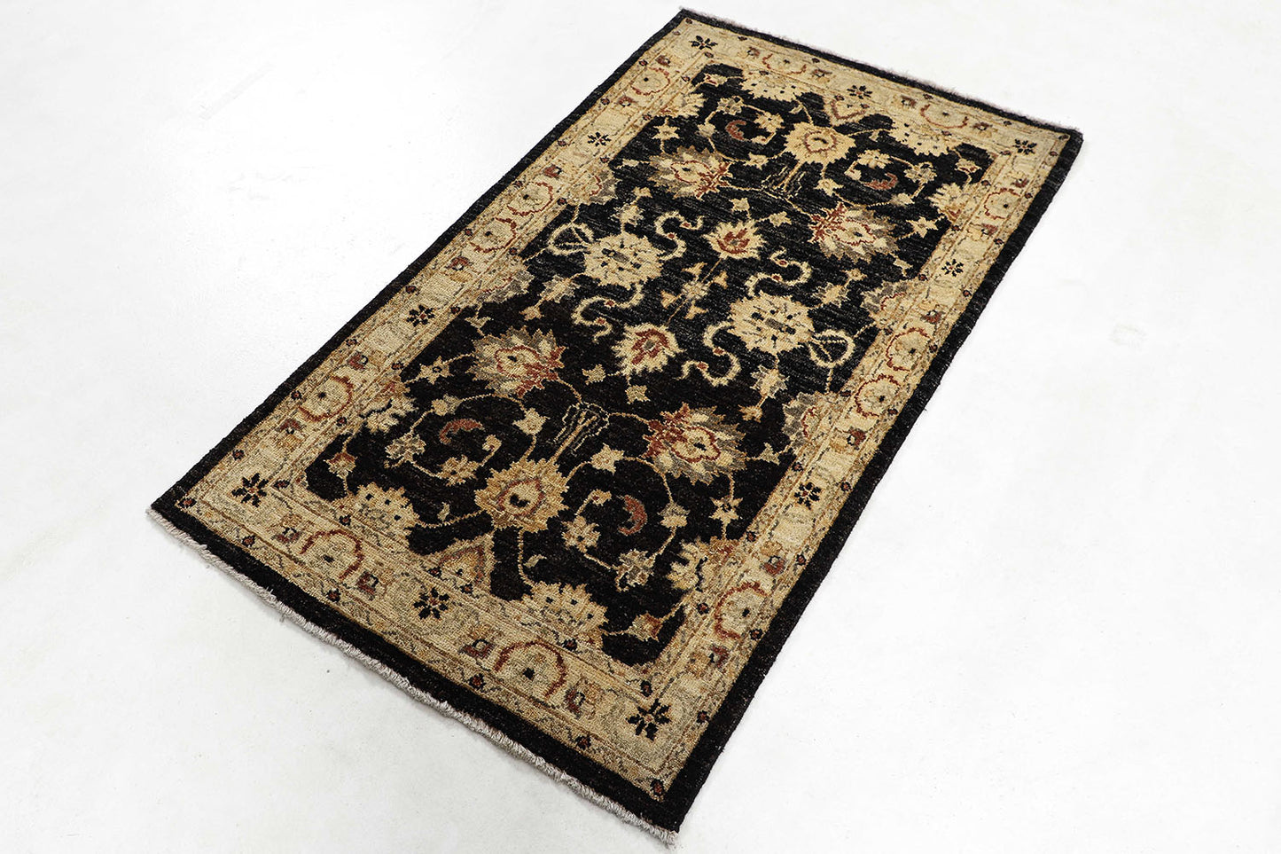 Hand-Knotted Oushak Carpet 2'.8" X 4'.8" Traditional, Black Fine Wool Accent Rug 2.5x4