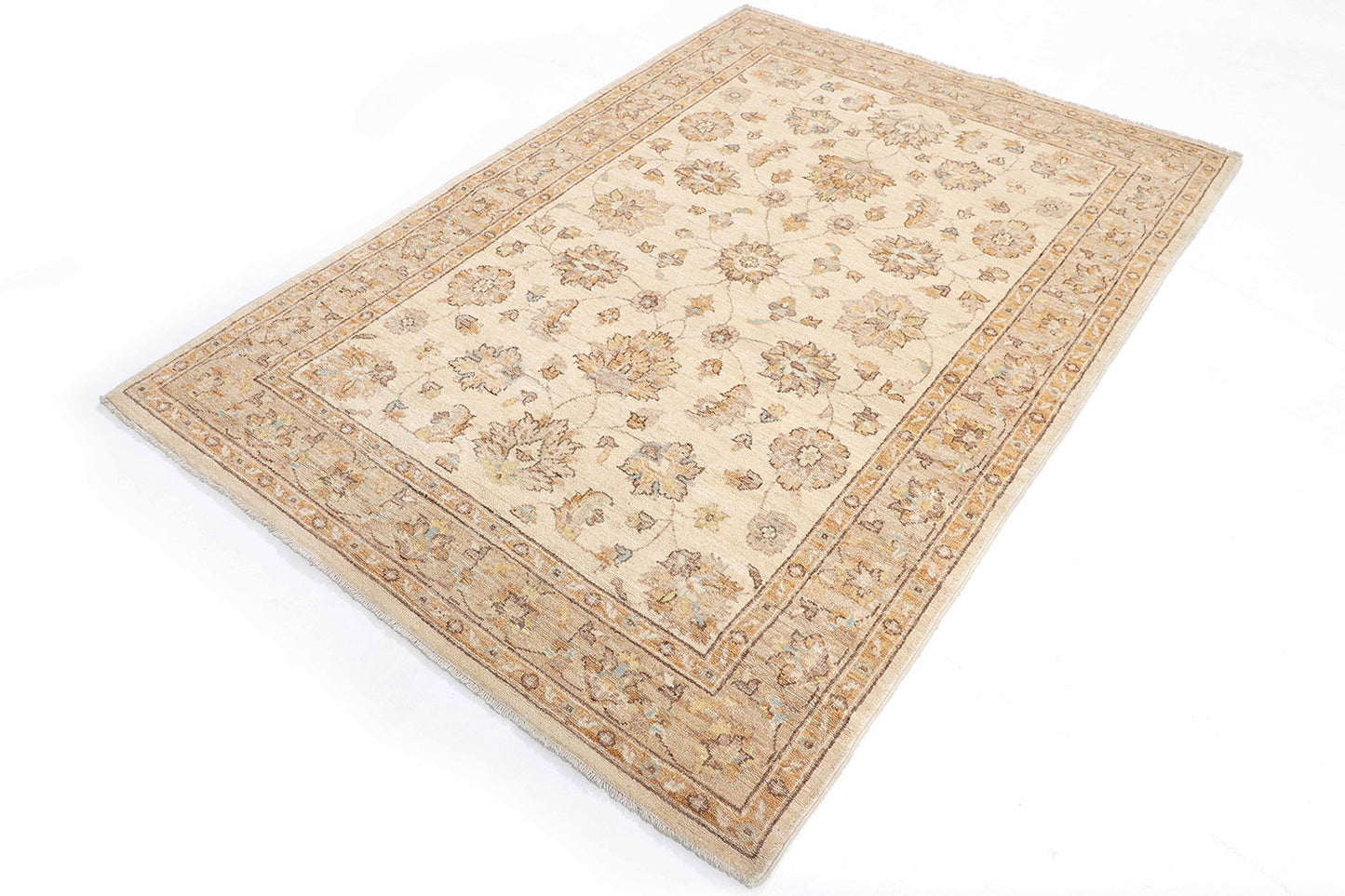 Hand-Knotted Oushak Carpet 4'.7" X 6'.8" Traditional, Ivory Fine Wool Area Rug 4x6