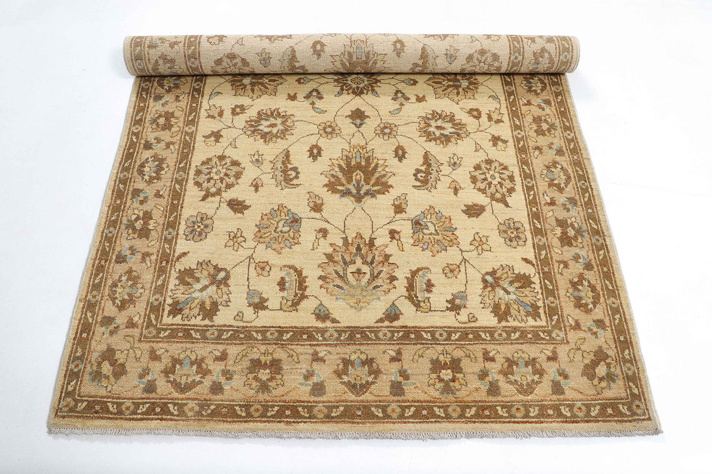 Hand-Knotted Oushak Carpet 4'.6" X 6'.8" Traditional, Ivory Fine Wool Area Rug 4x6
